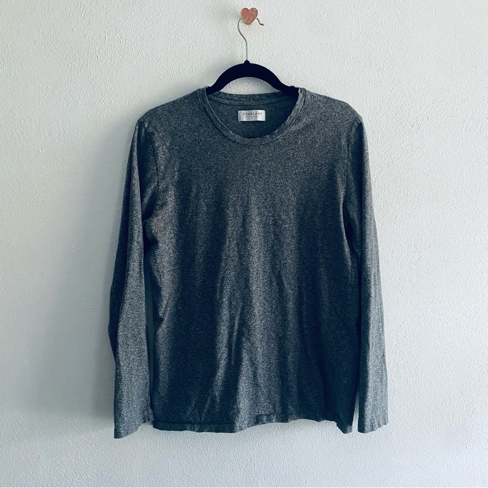 Everlane gray crewneck long sleeve tee